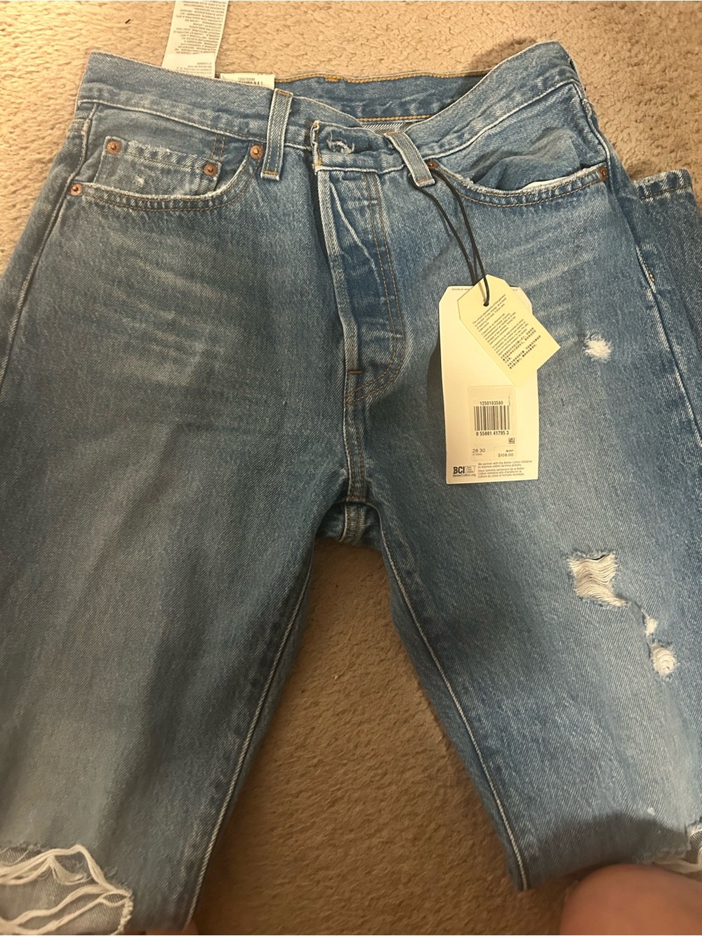 Women   501 Levi’s Light Blue Distressed Denim Jeans